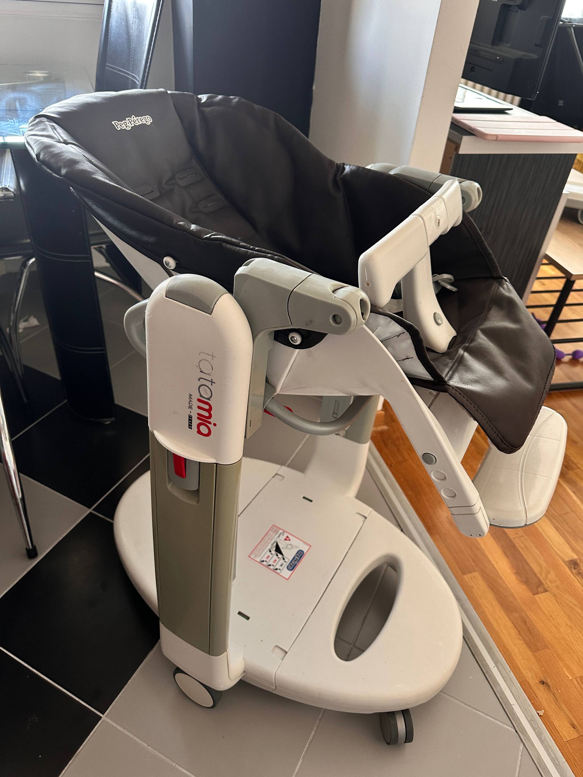 Children's Peg Perego Tatamia transformer chair photo 3