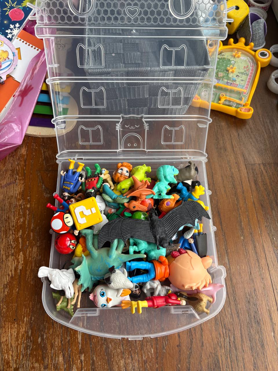 Kin-der Surprise figurines