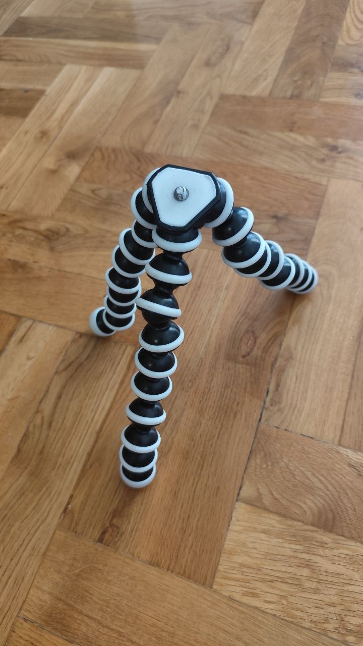 Oktapus za telefon