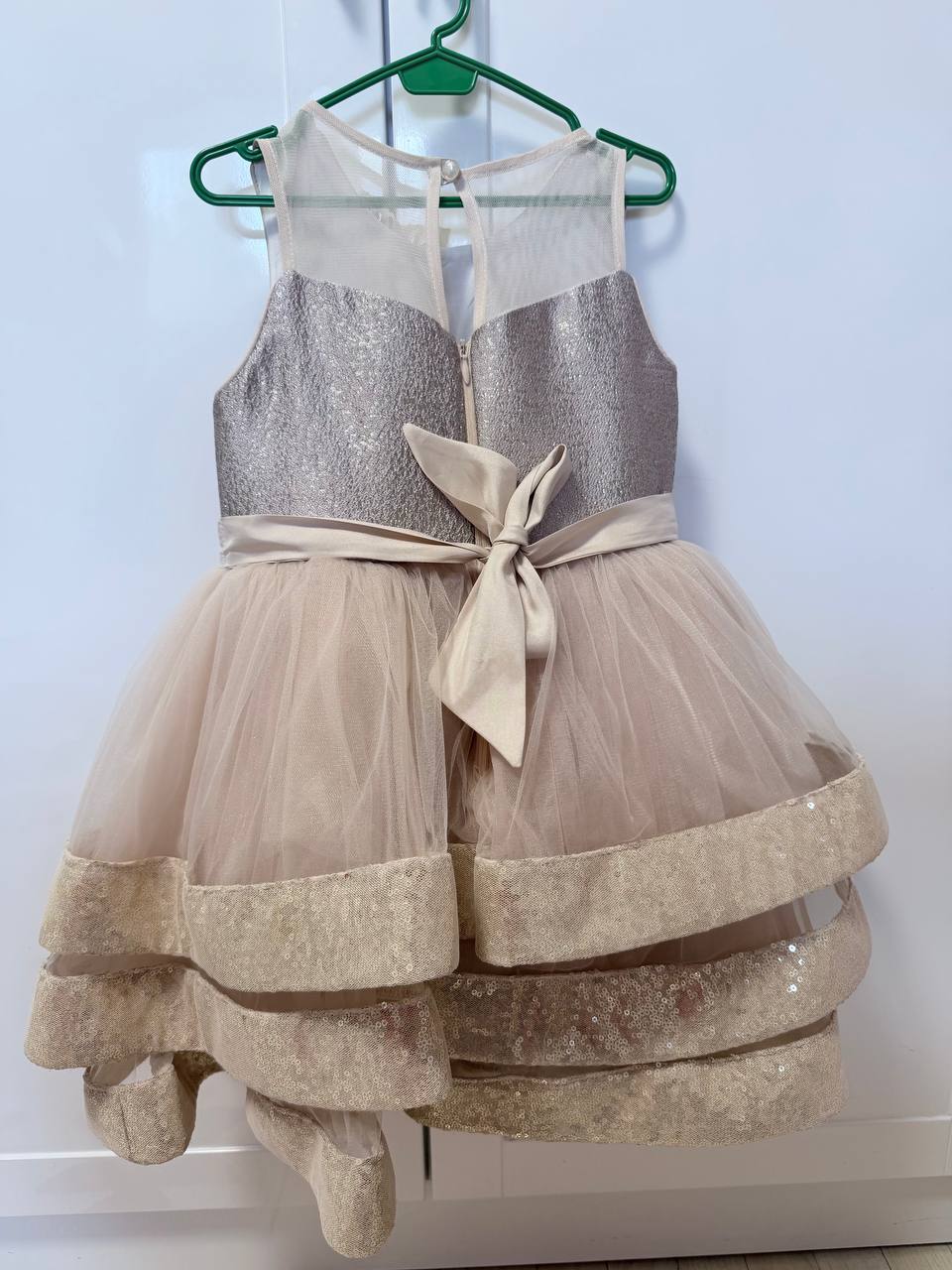 Luxurious party dress for a girl photo 2