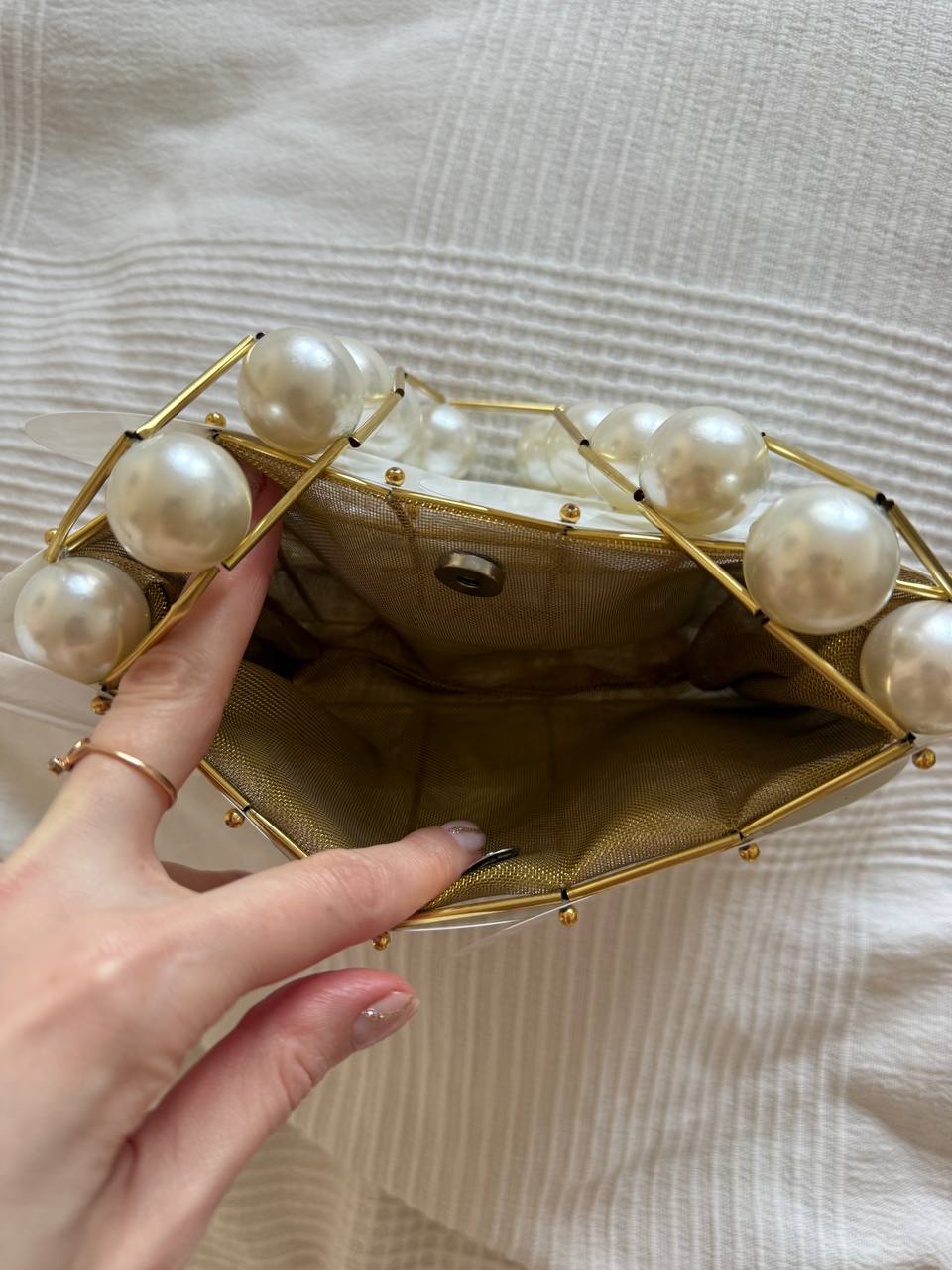 White purse with pearl beads photo 7