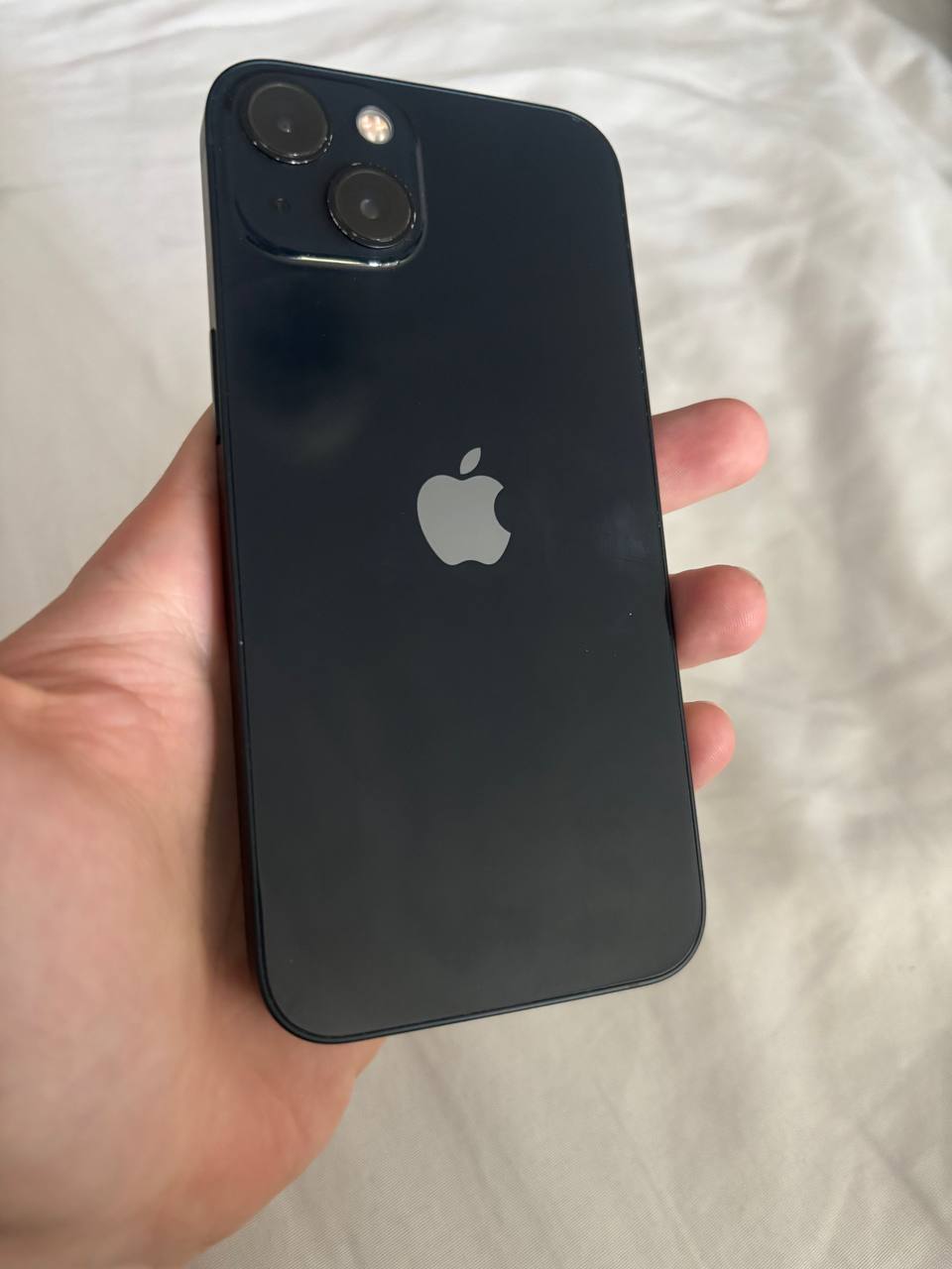 iPhone 13 photo 2