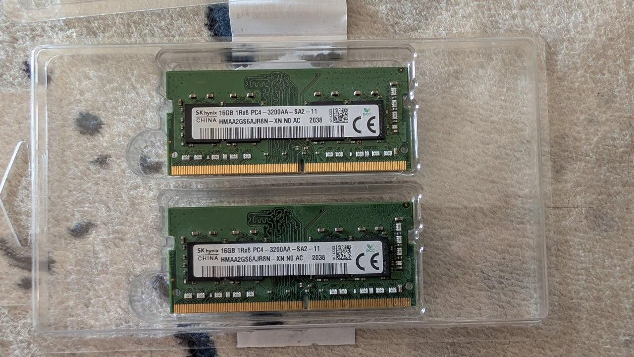 SK hynix HMAA2GS6AJR8N RAM