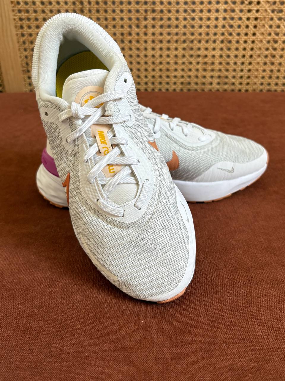 Женске рекреативне кошаркашке обуте Nike W RENEW RUN 4