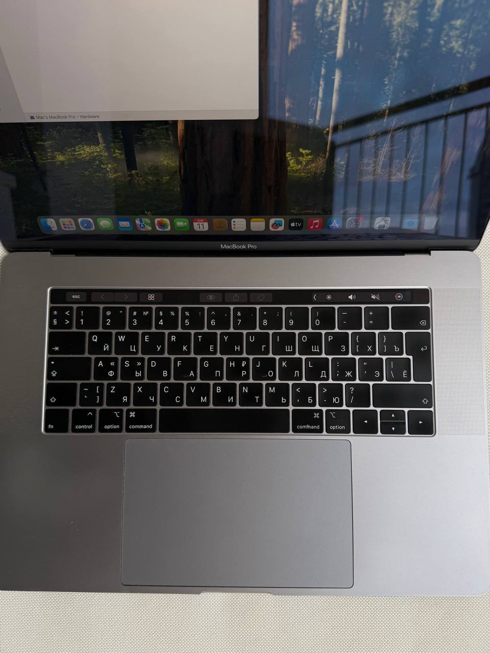 MacBook Pro 15.4 photo 3