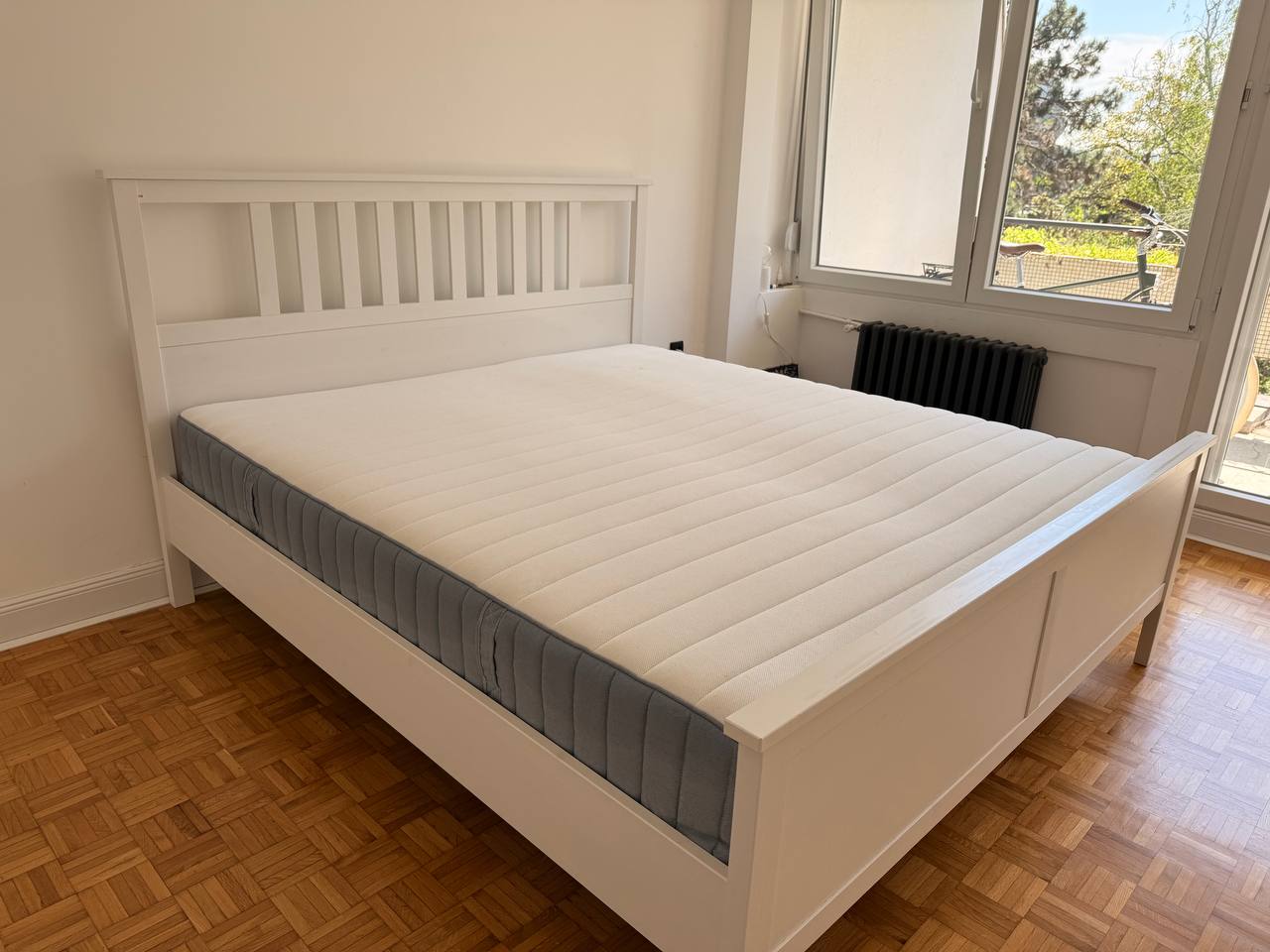 IKEA HEMNES Bed photo 3