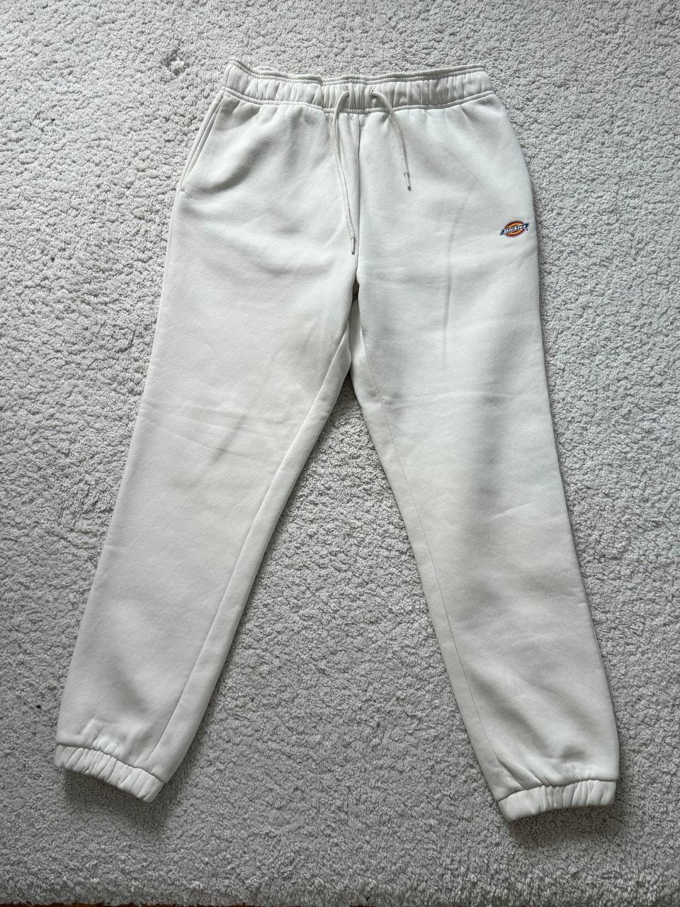 Белые штаны Dickies