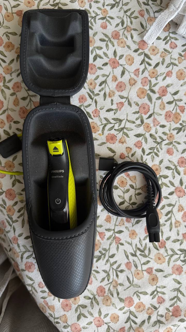 OneBlade brijač sa koferom i punjačem