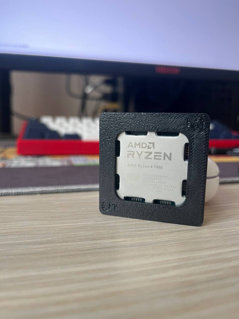 R9 7900