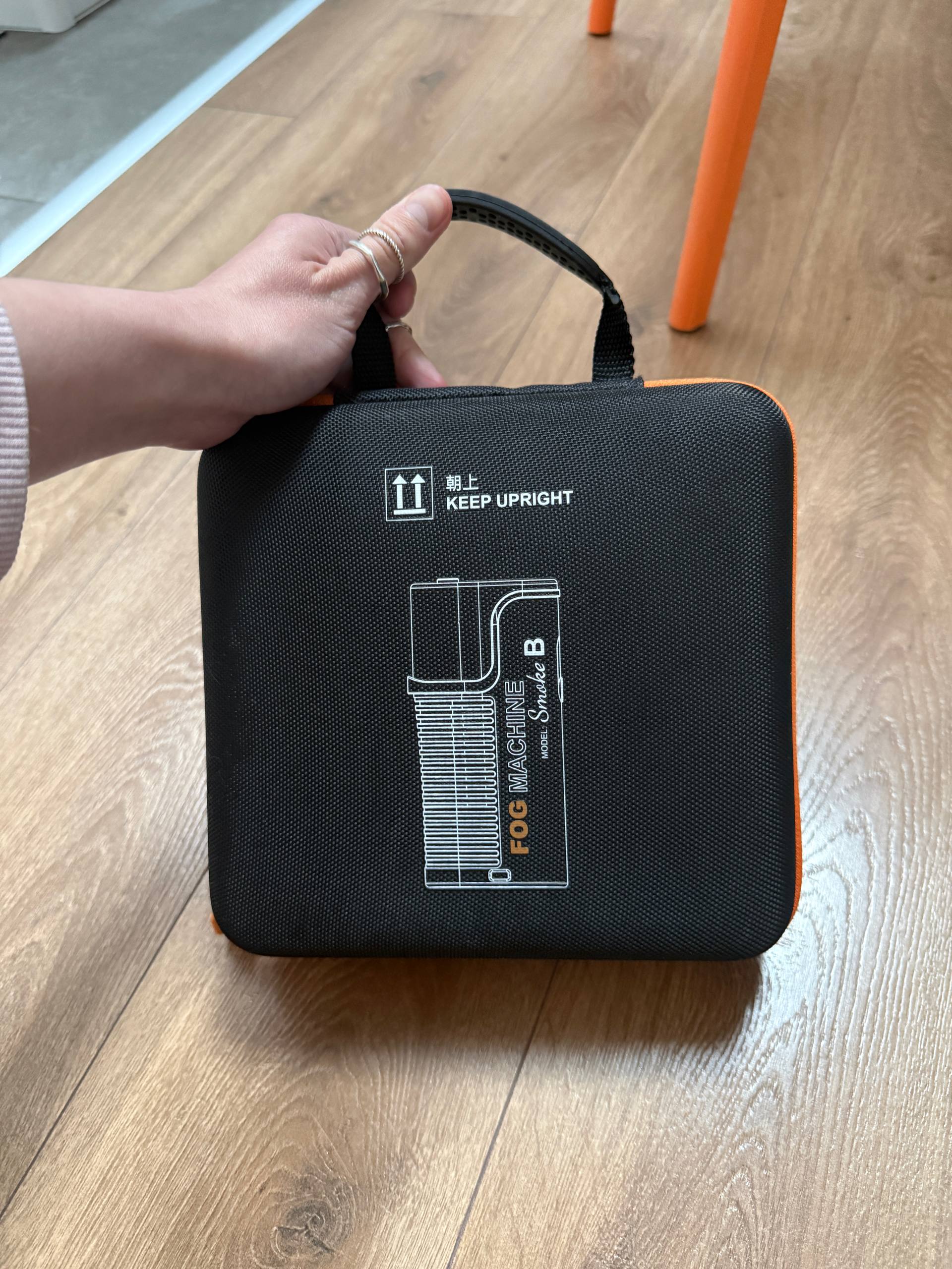 Portable smoke machine