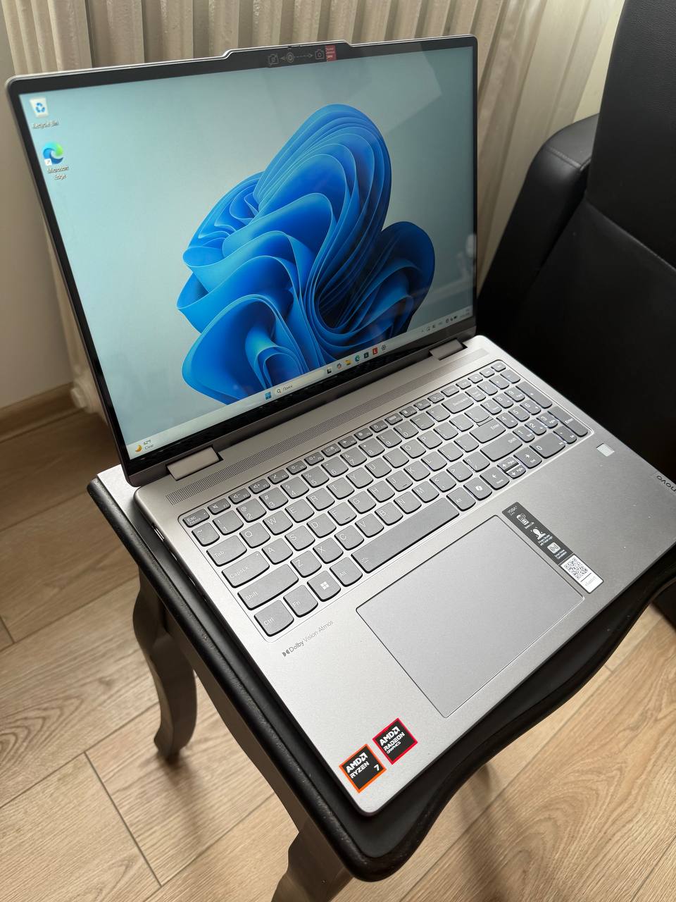 Lenovo - Yoga 7 2-in-1 16" 2K Touchscreen Laptop photo 3