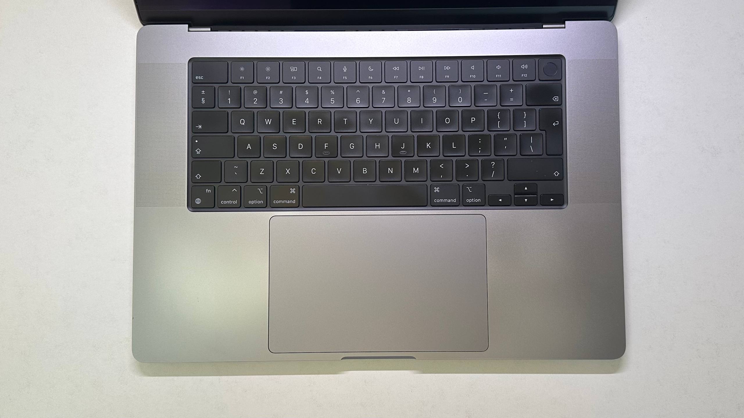 MacBook Pro 16" photo 2
