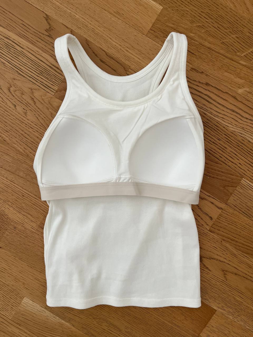 Uniqlo Racer Back Bra Top photo 3