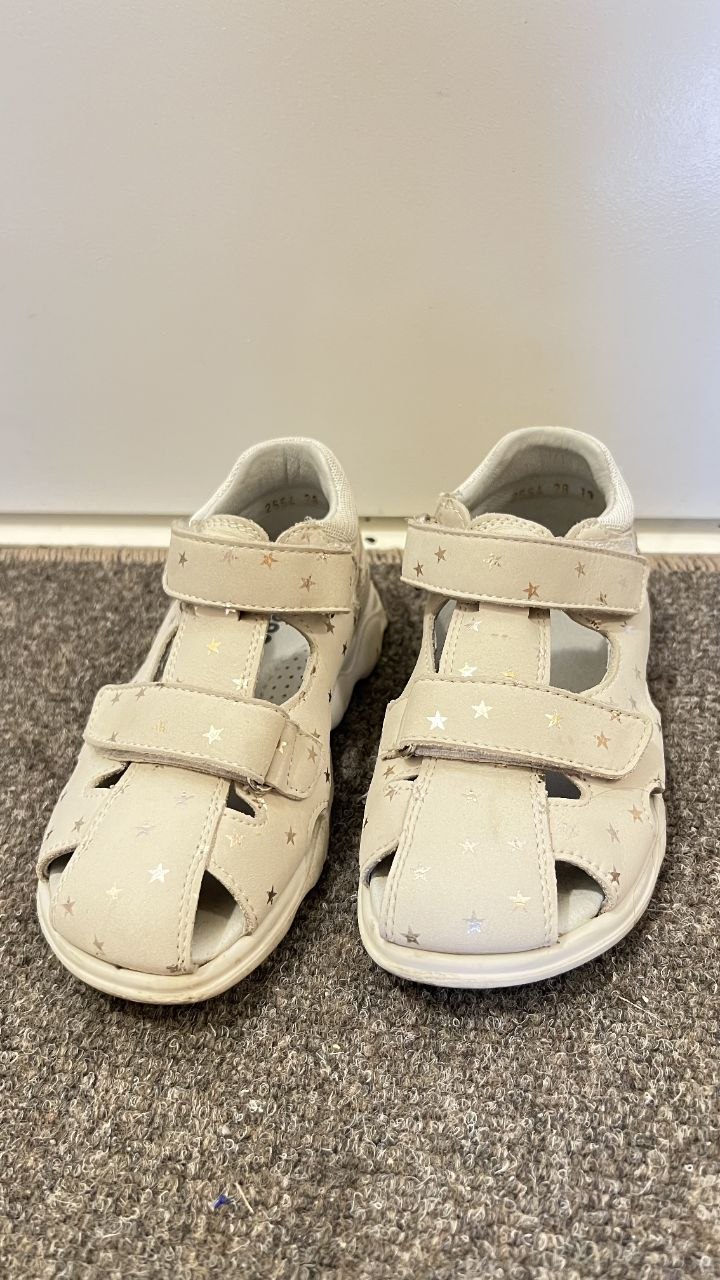 Leather sandals