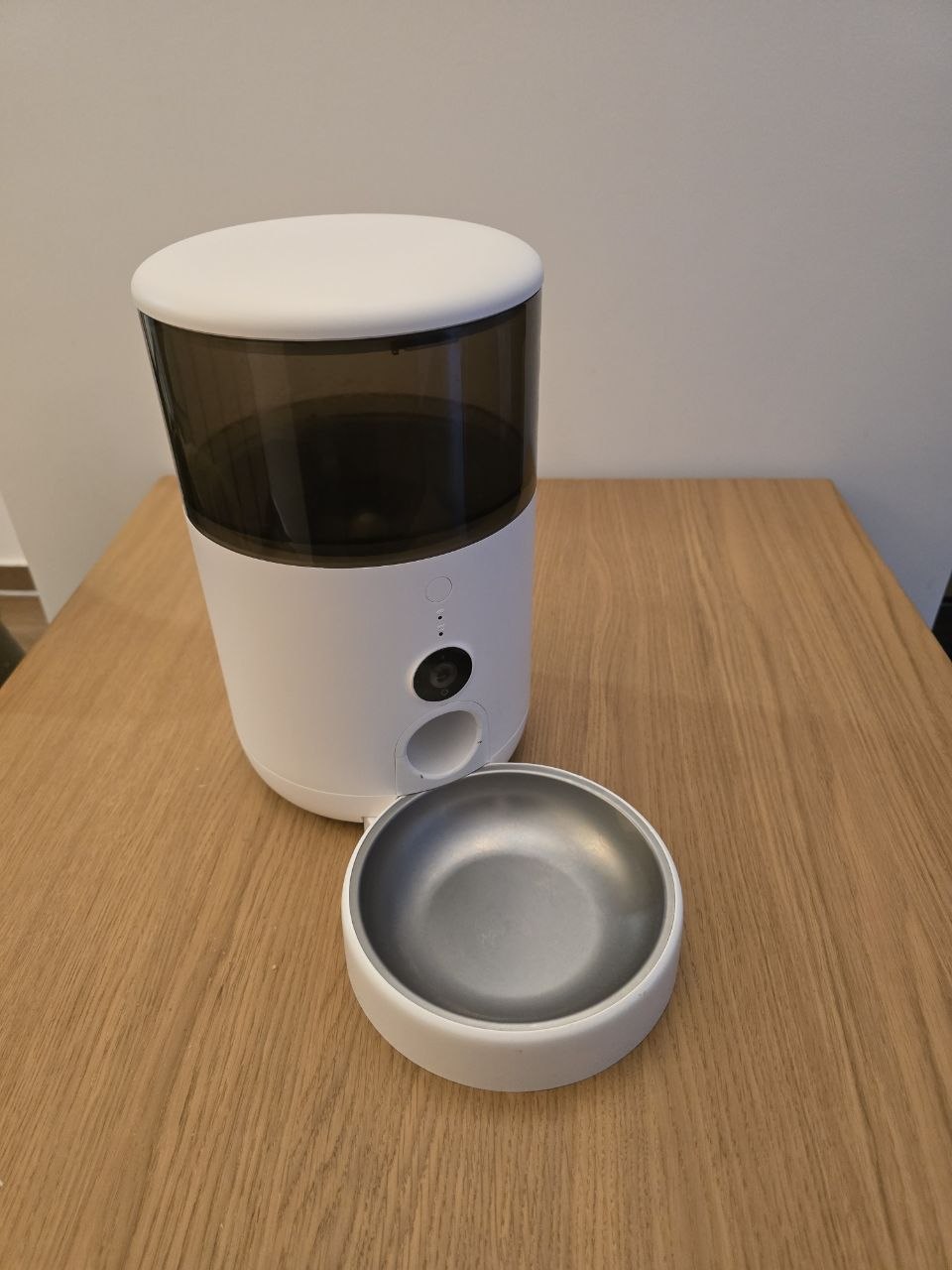 Automatic pet feeder