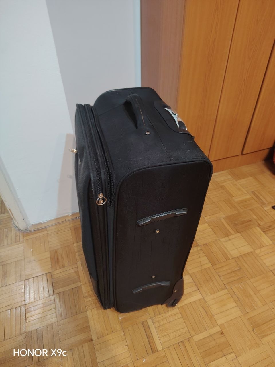 Suitcase photo 3