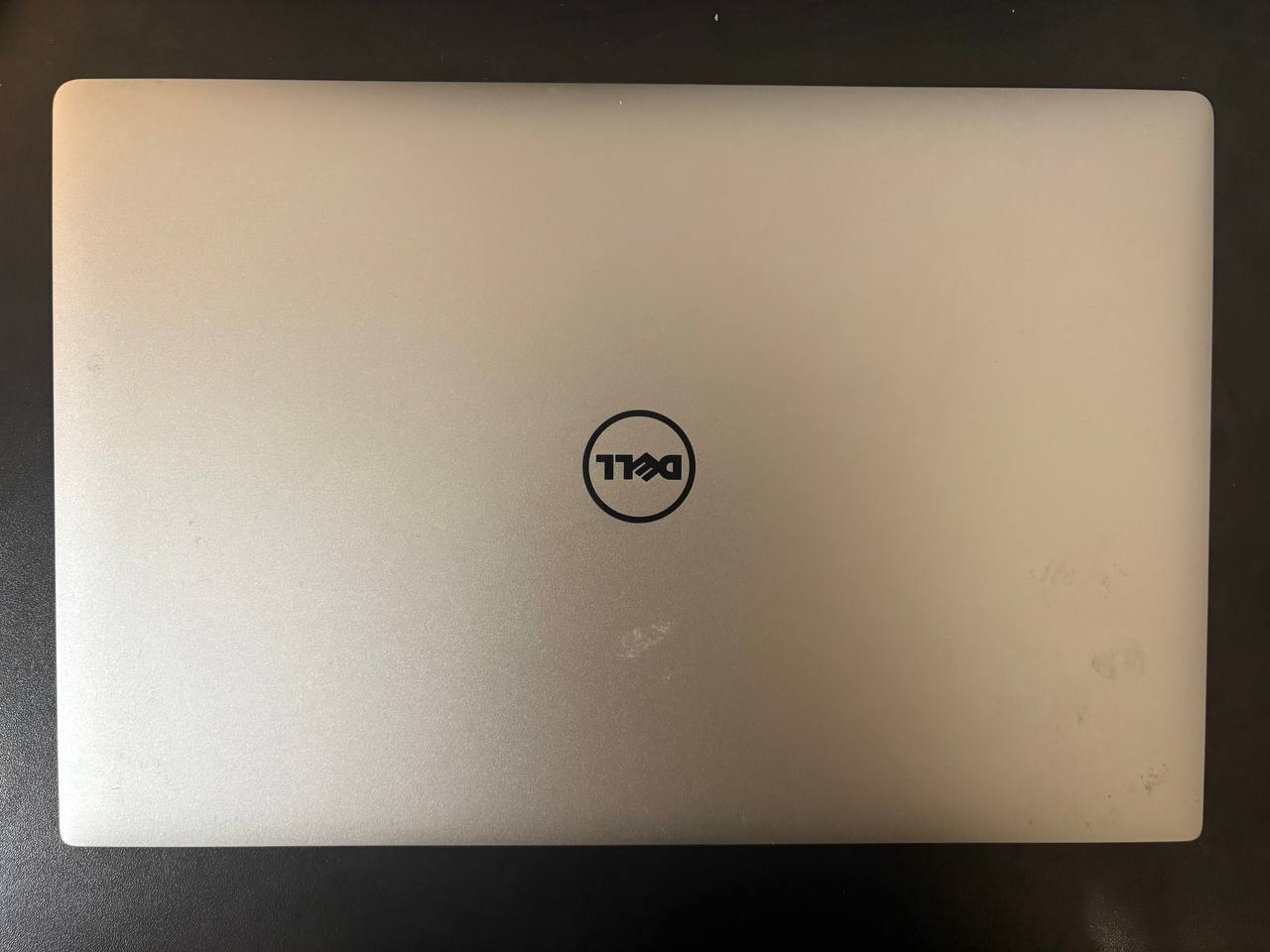 Dell XPS 15 9560 laptop photo 2