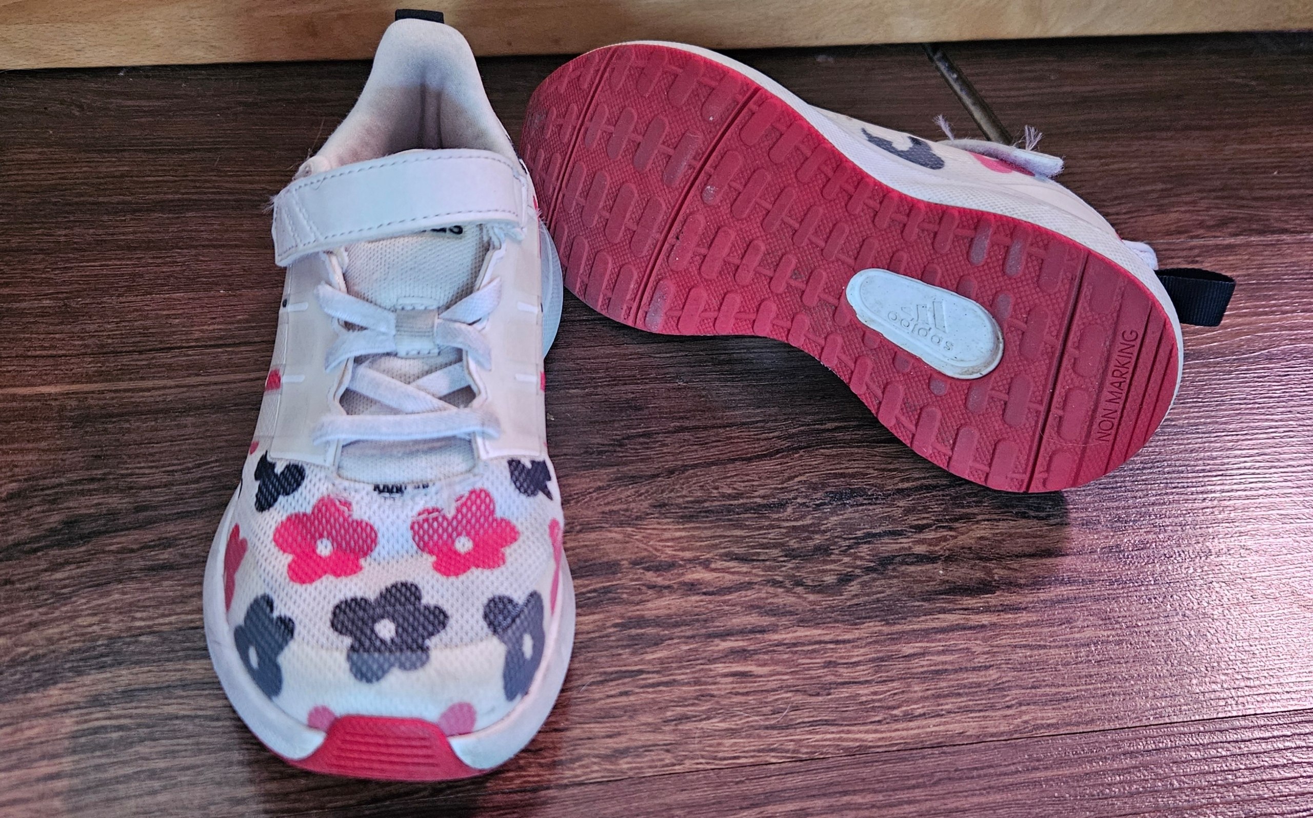 Sneakers photo 3