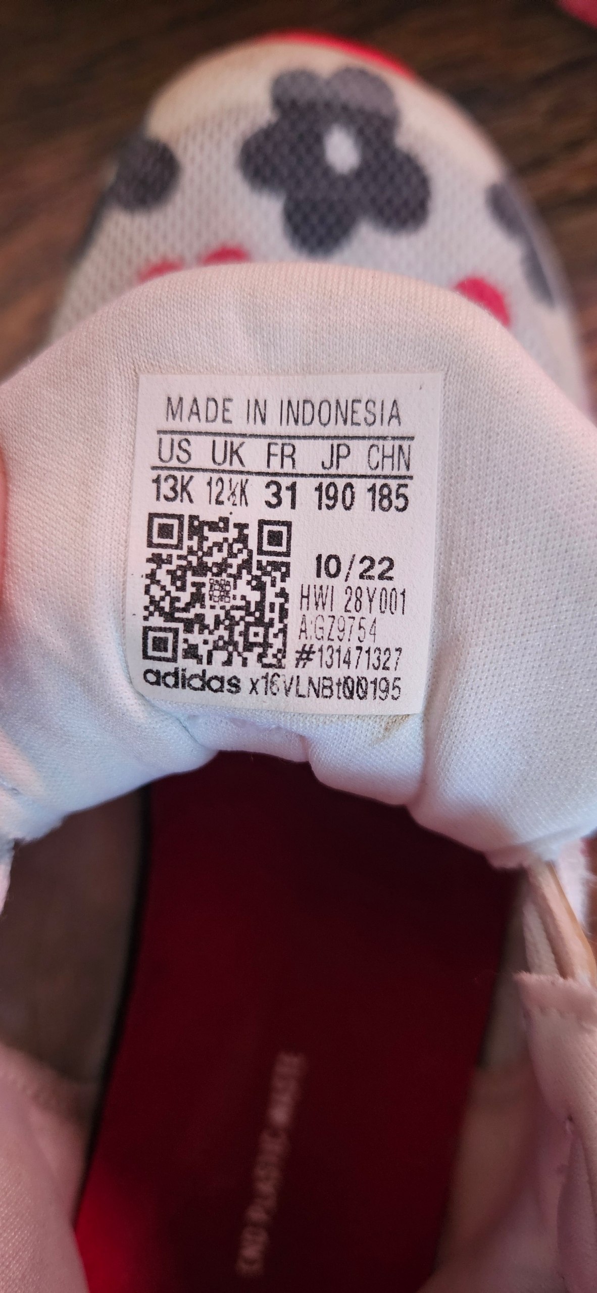 Sneakers photo 4