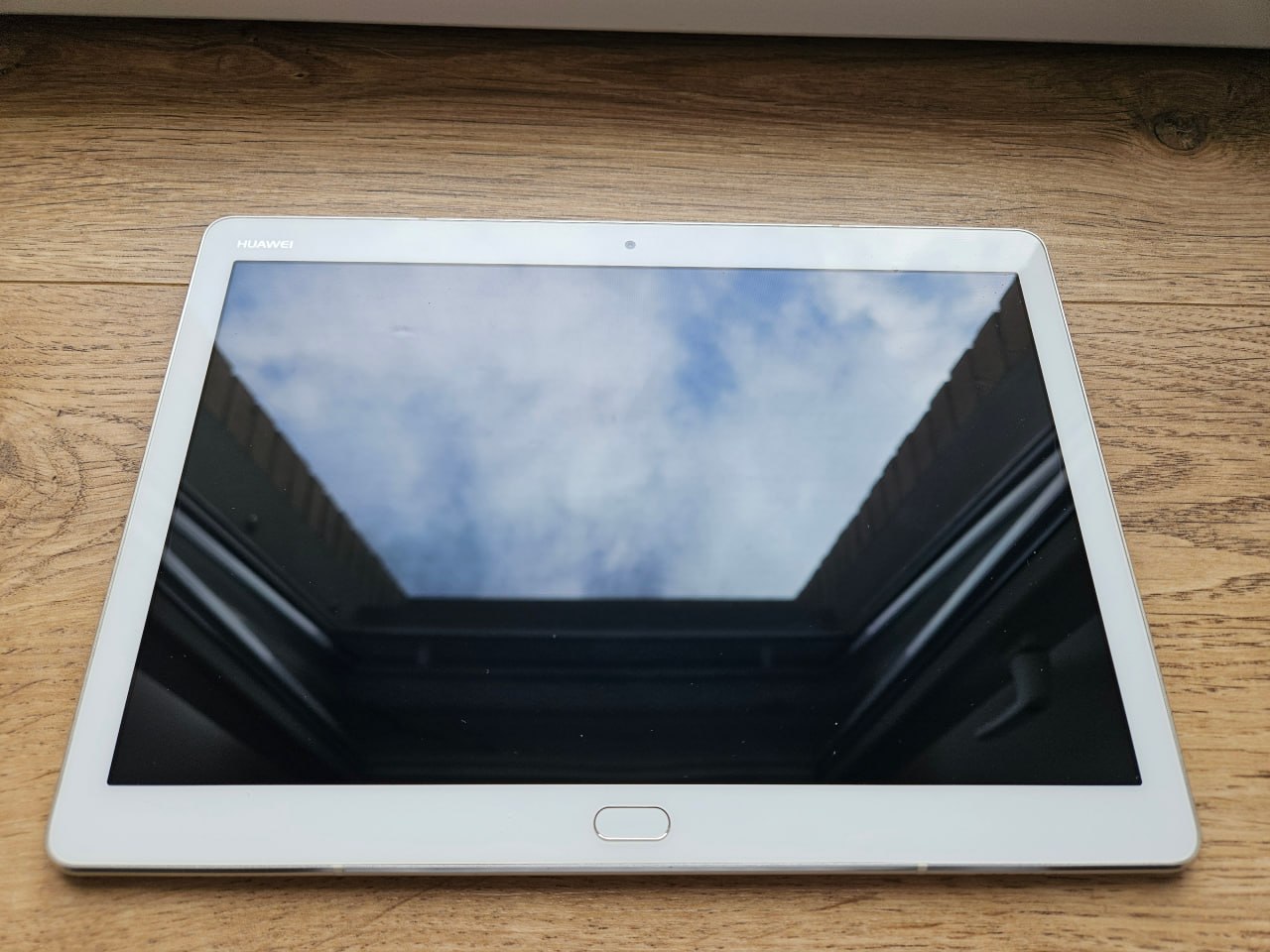 Huawei MediaPad M3 Lite 10 photo 2