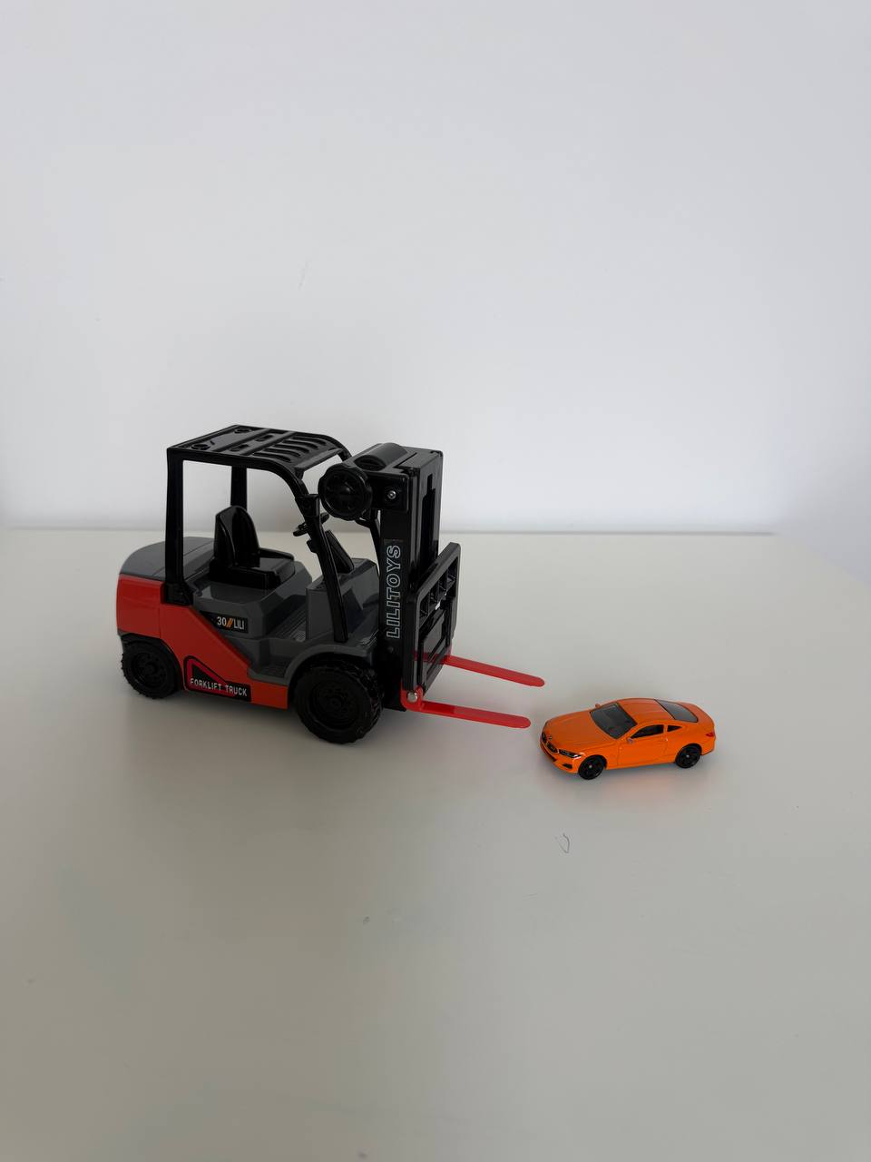 Игрушки и одежда photo 2