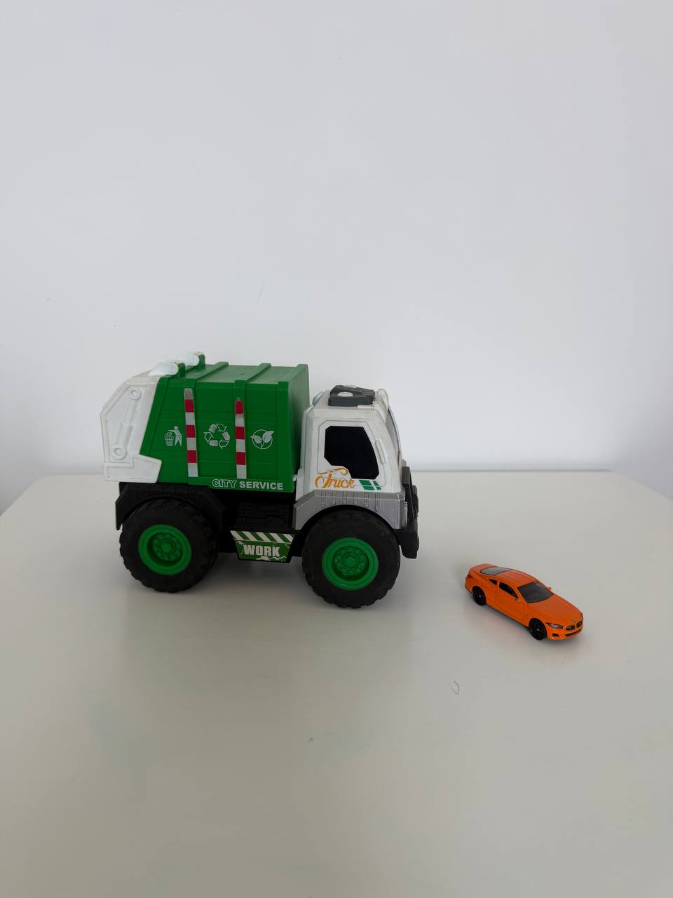 Игрушки и одежда photo 5