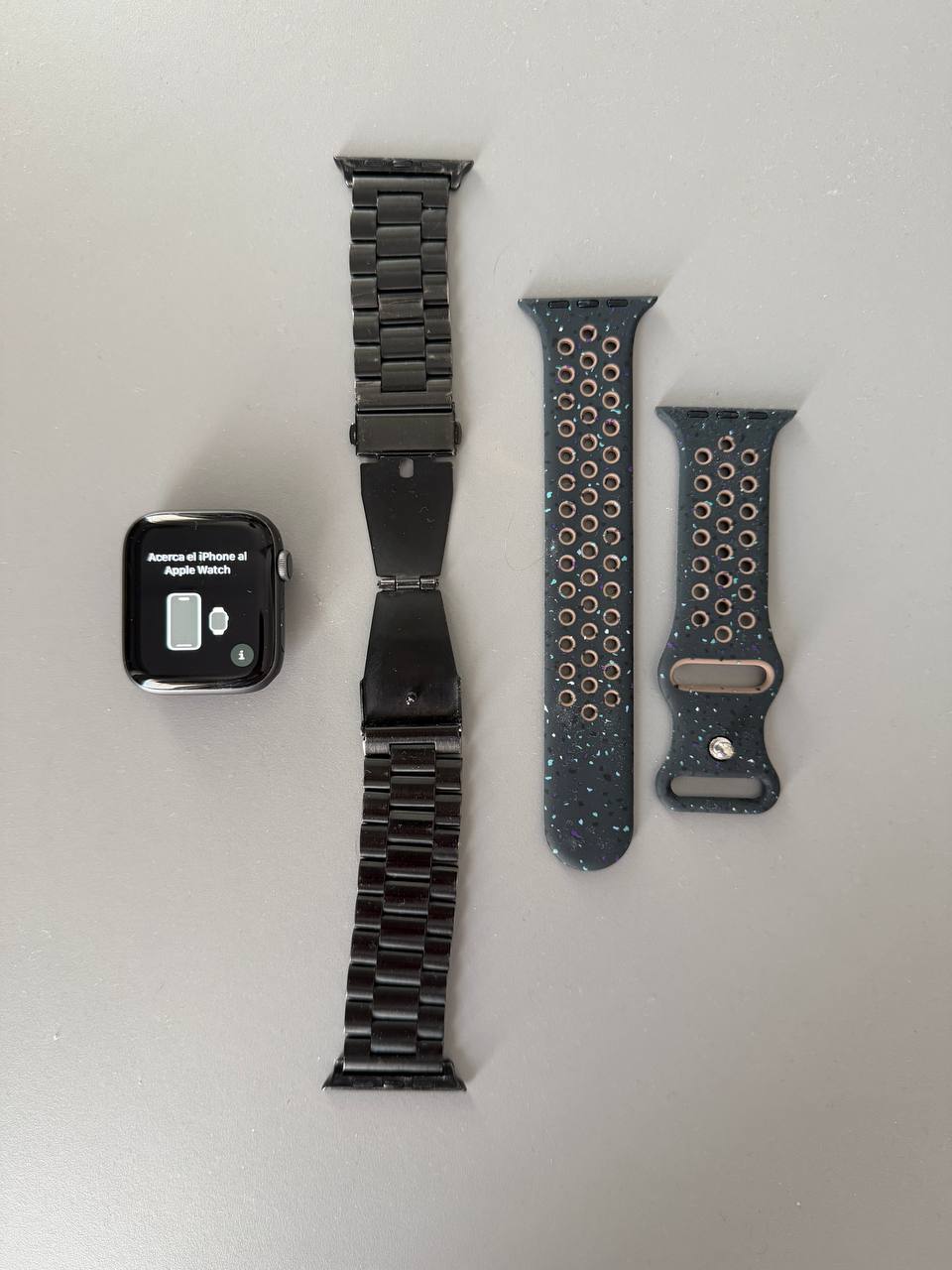 Apple Watch Series 4, 44mm (Aluminijum)