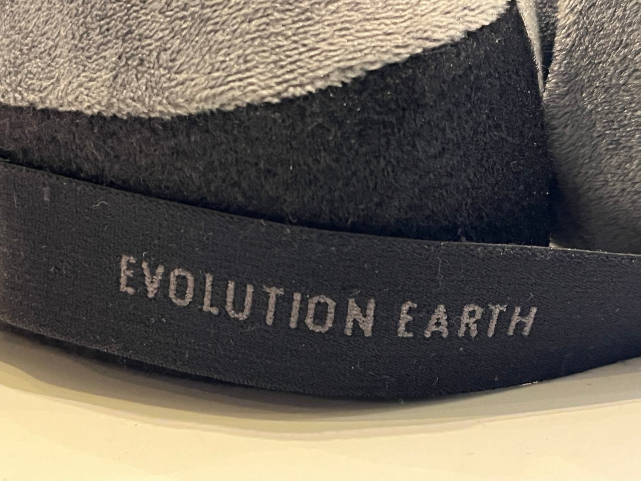 Ортопедическая подушка для путешествий Cabeau Evolution Earth photo 3