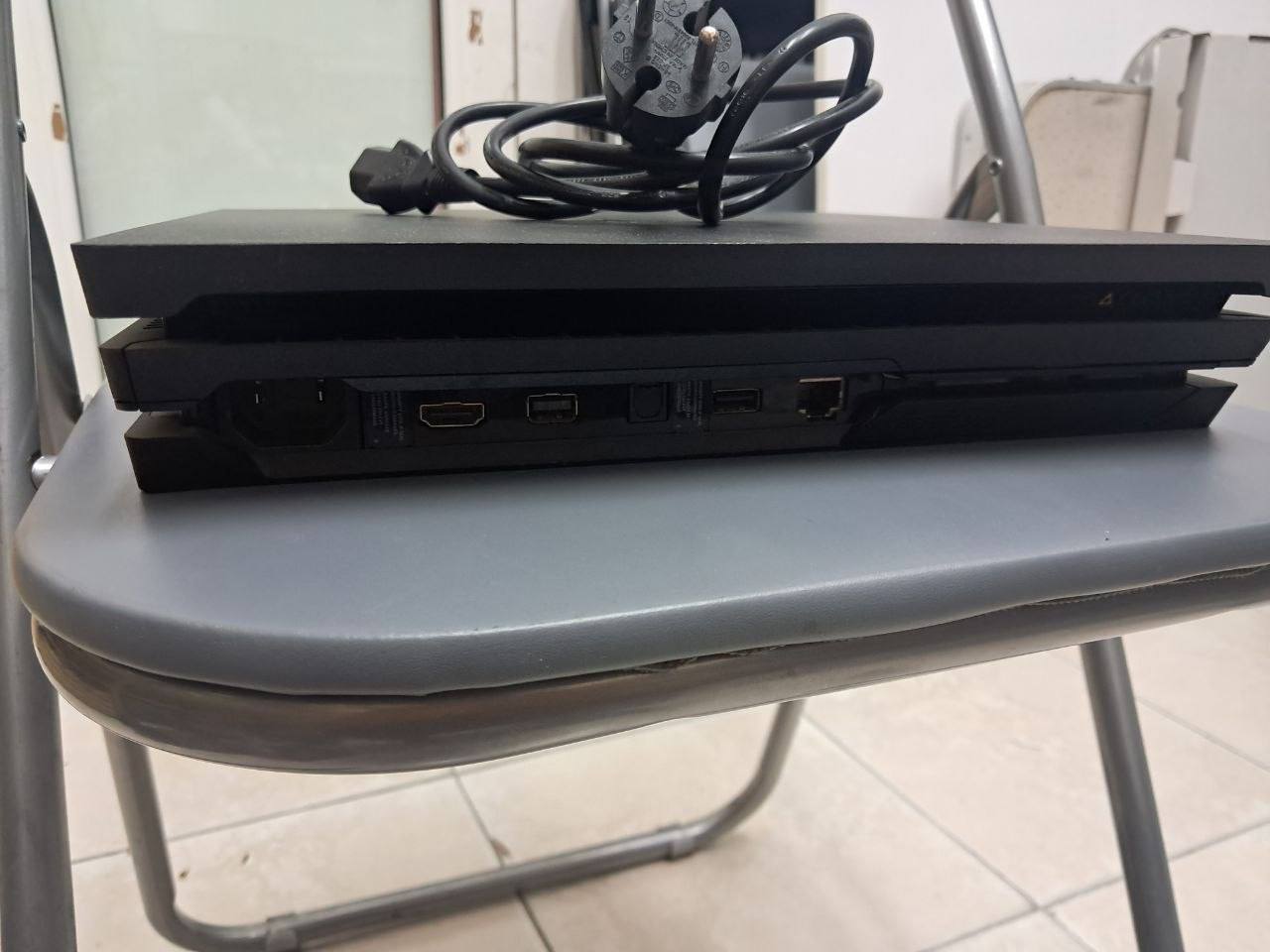 PlayStation PS4 Pro и PlayStation PS4 Slim photo 5