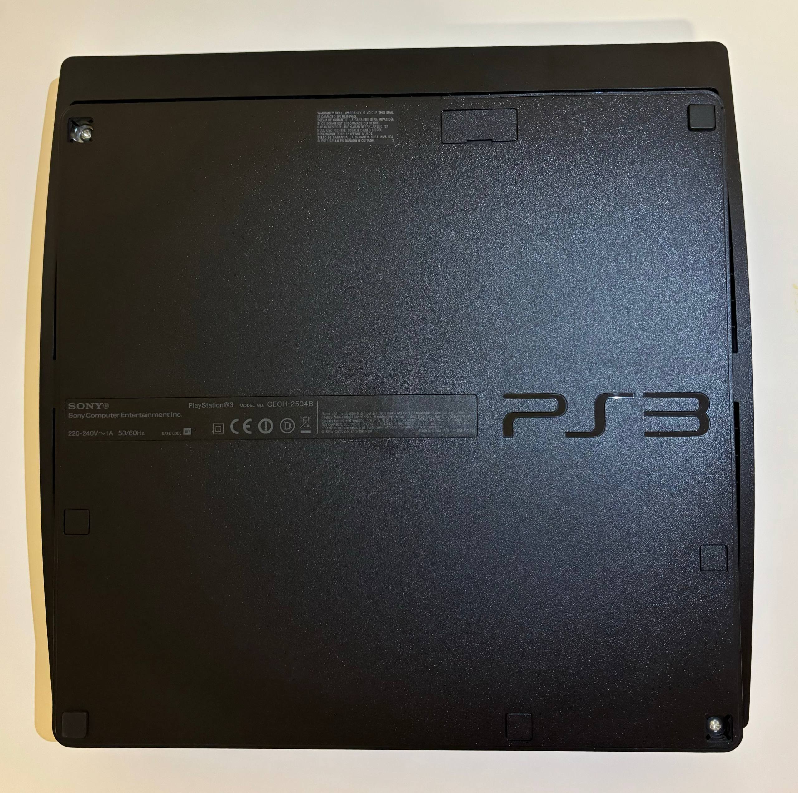 Sony PlayStation 3 Slim photo 3