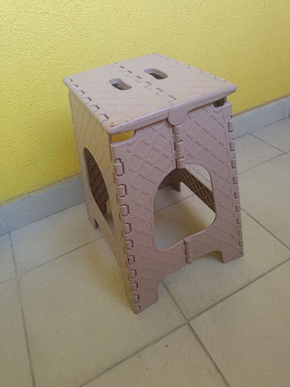 Skladni plastični stočić photo 2