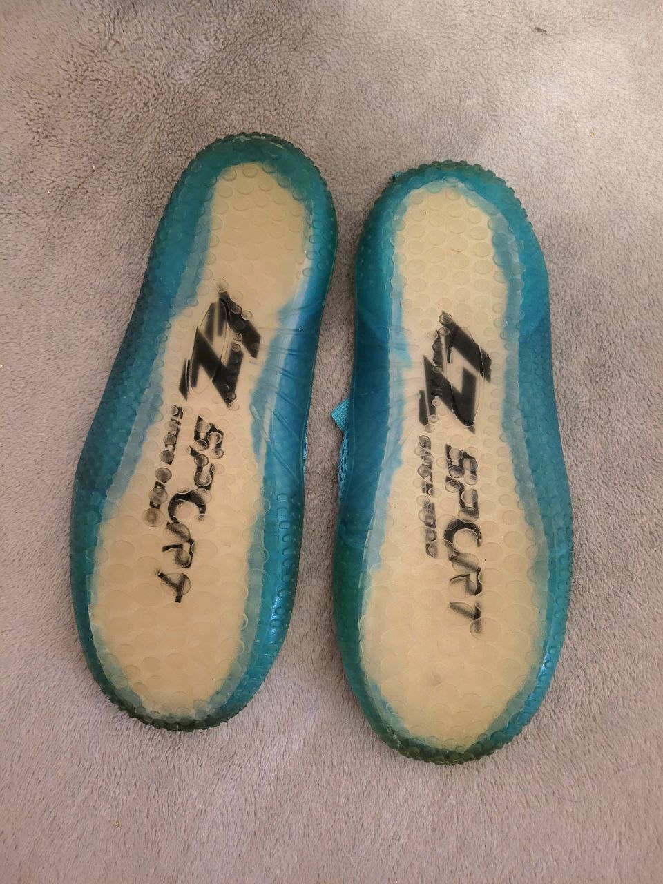 Aqua shoes photo 2