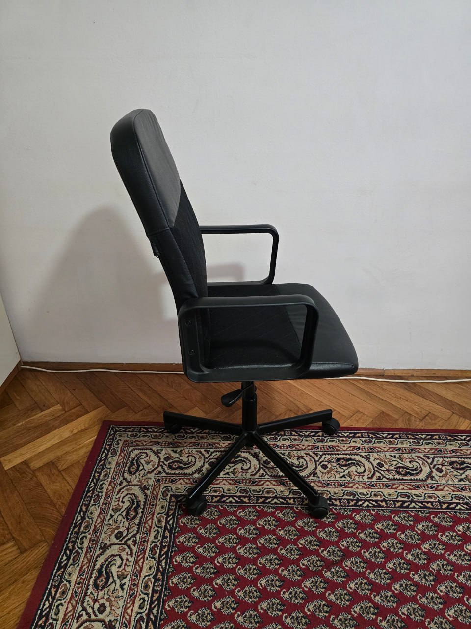 Renberget kancelariјski stoј photo 3