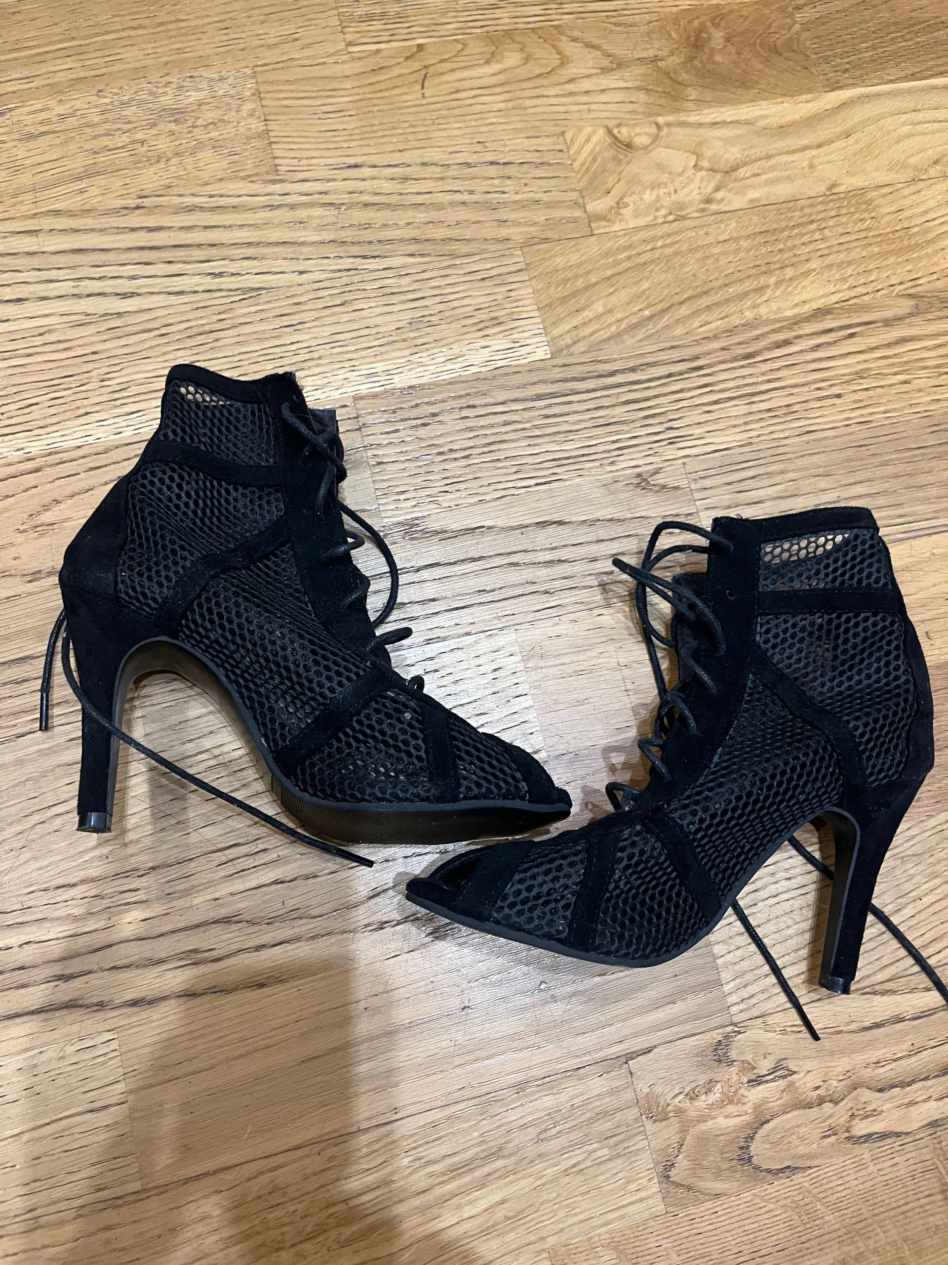 Shoes photo 5