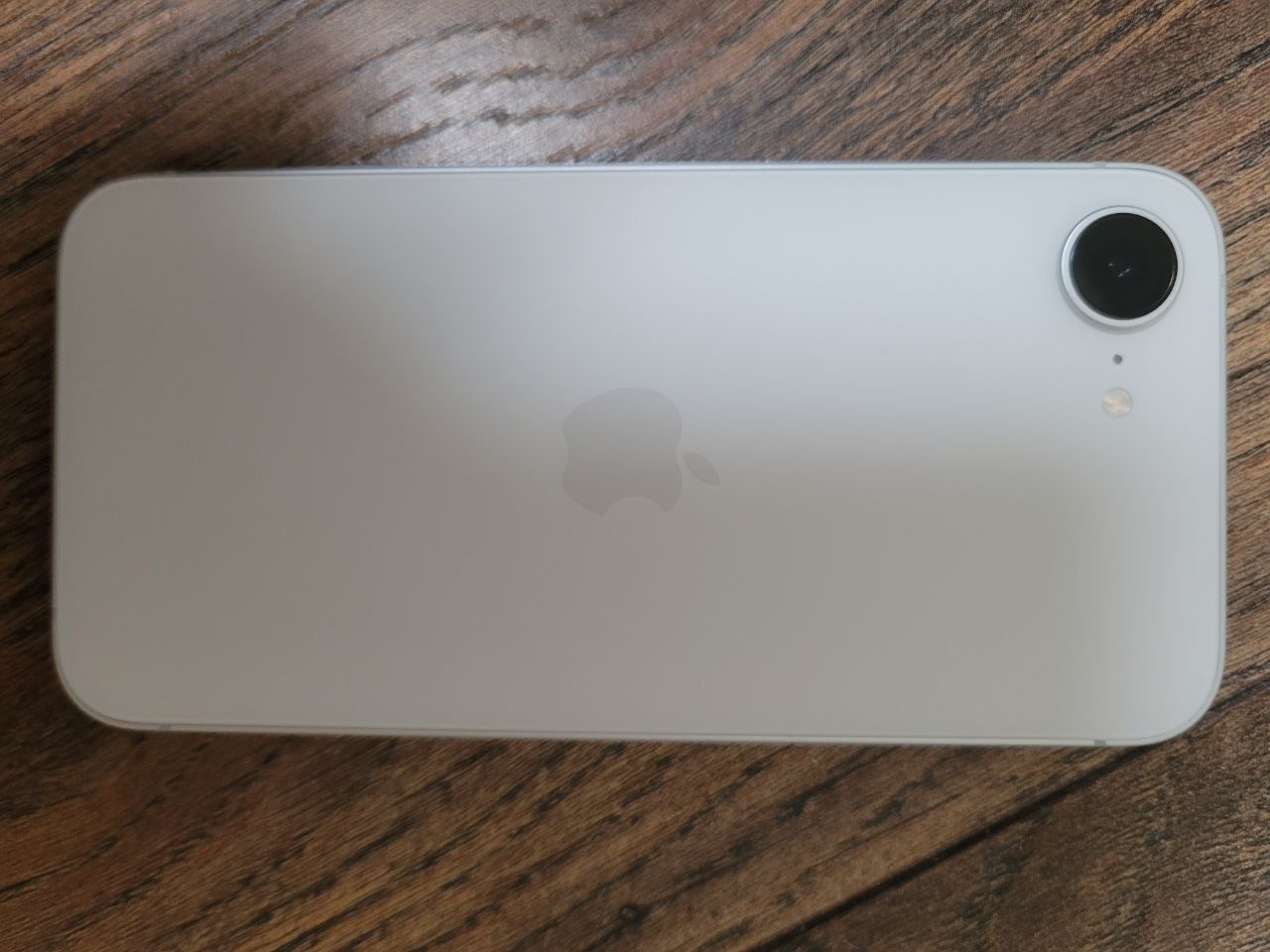 iPhone 16e