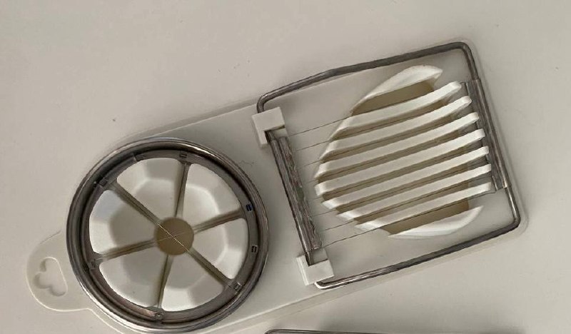 Egg slicer
