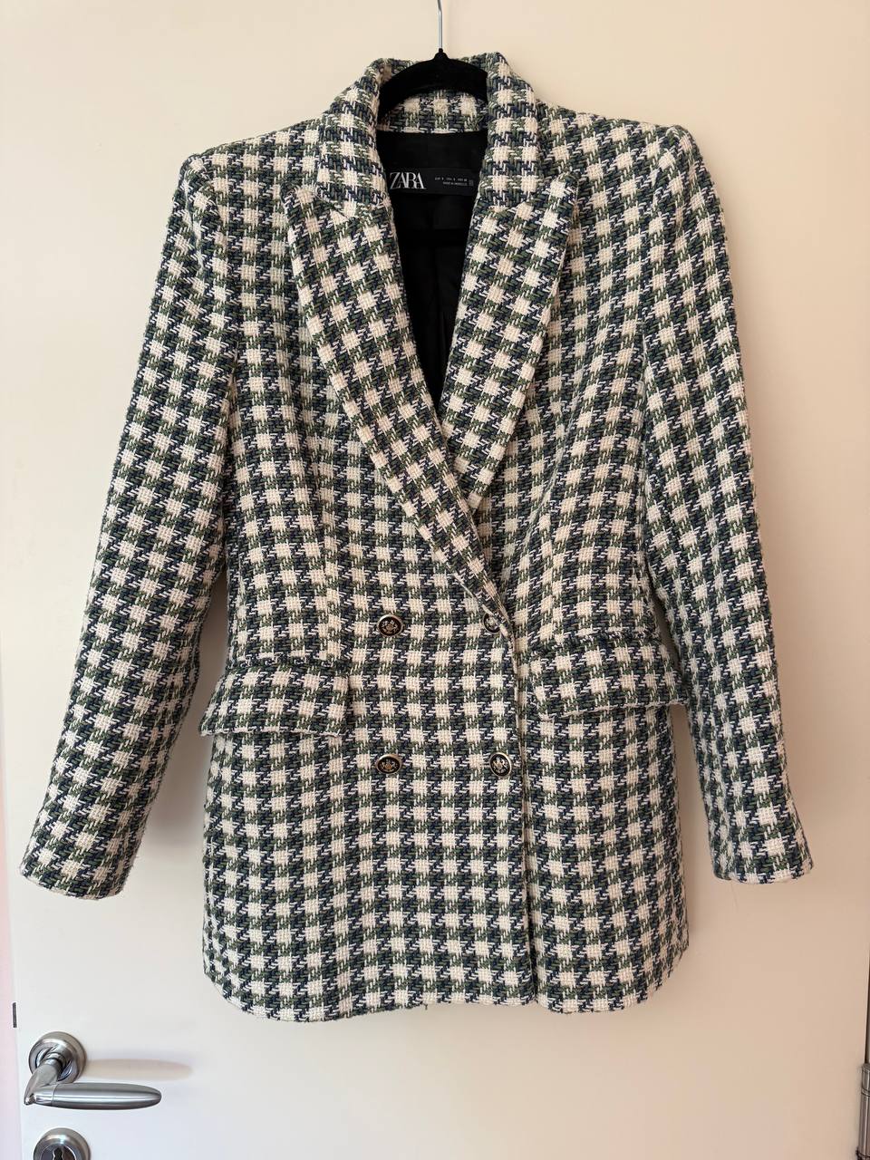 Zara photo 3
