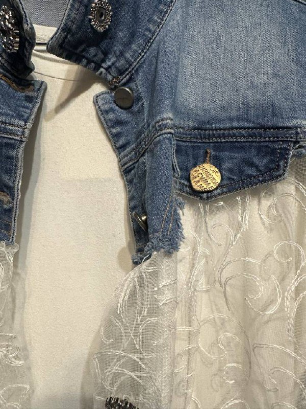 Dust cover with lace and denim photo 2