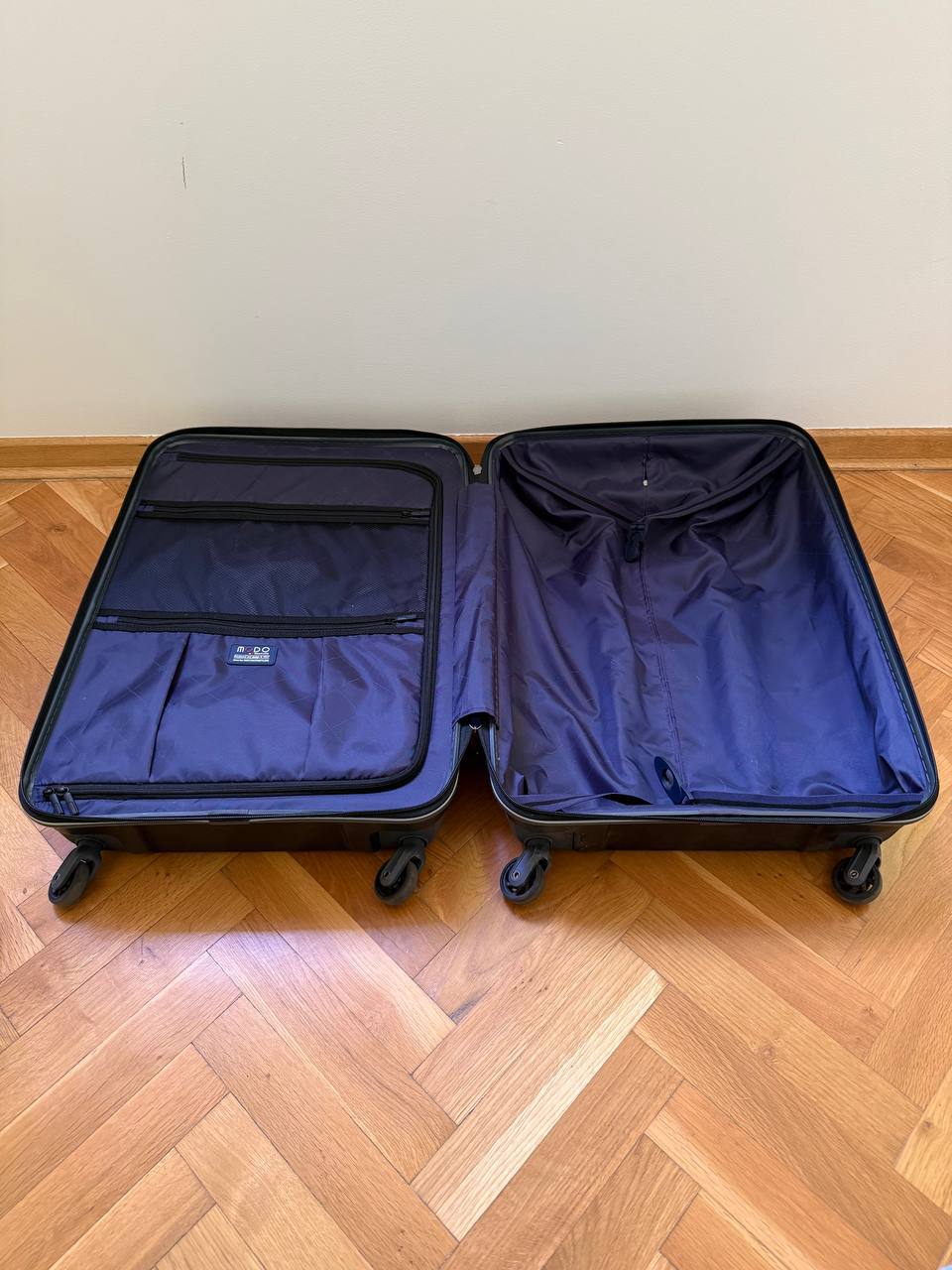 suitcase photo 5
