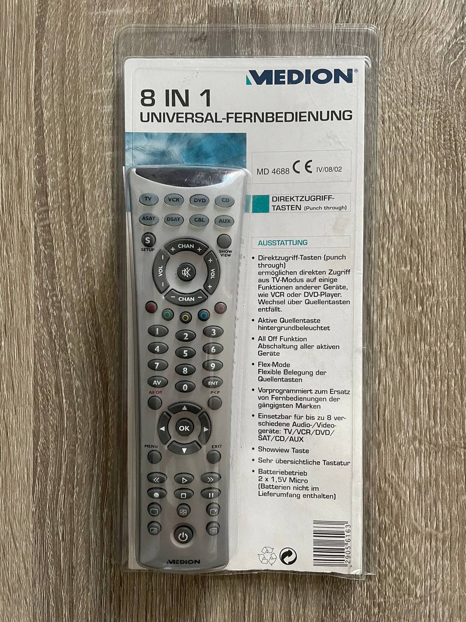 Universal remote Medion