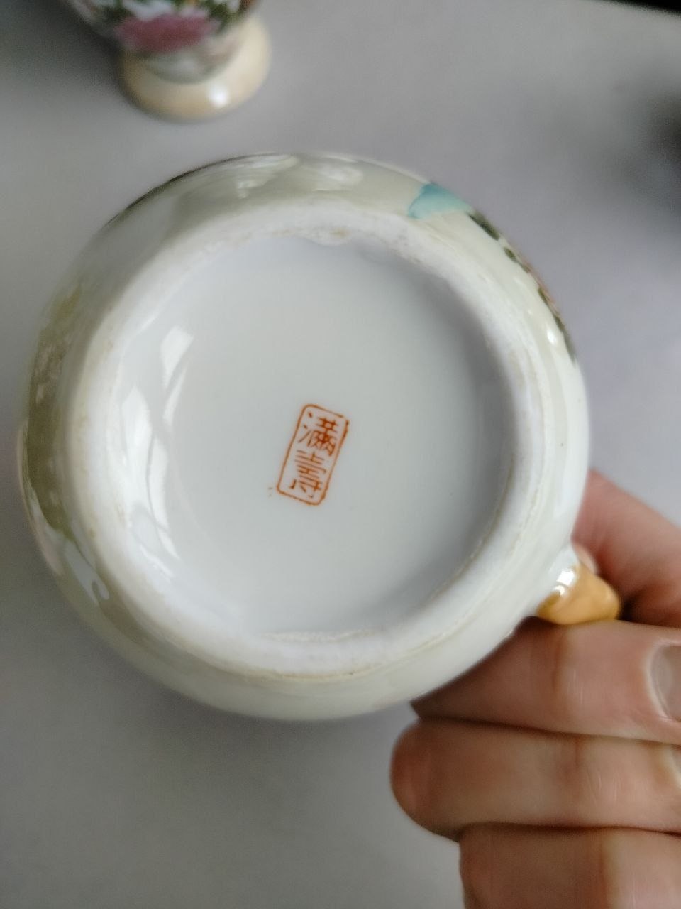 Italian plate with hand-painted decoration photo 8