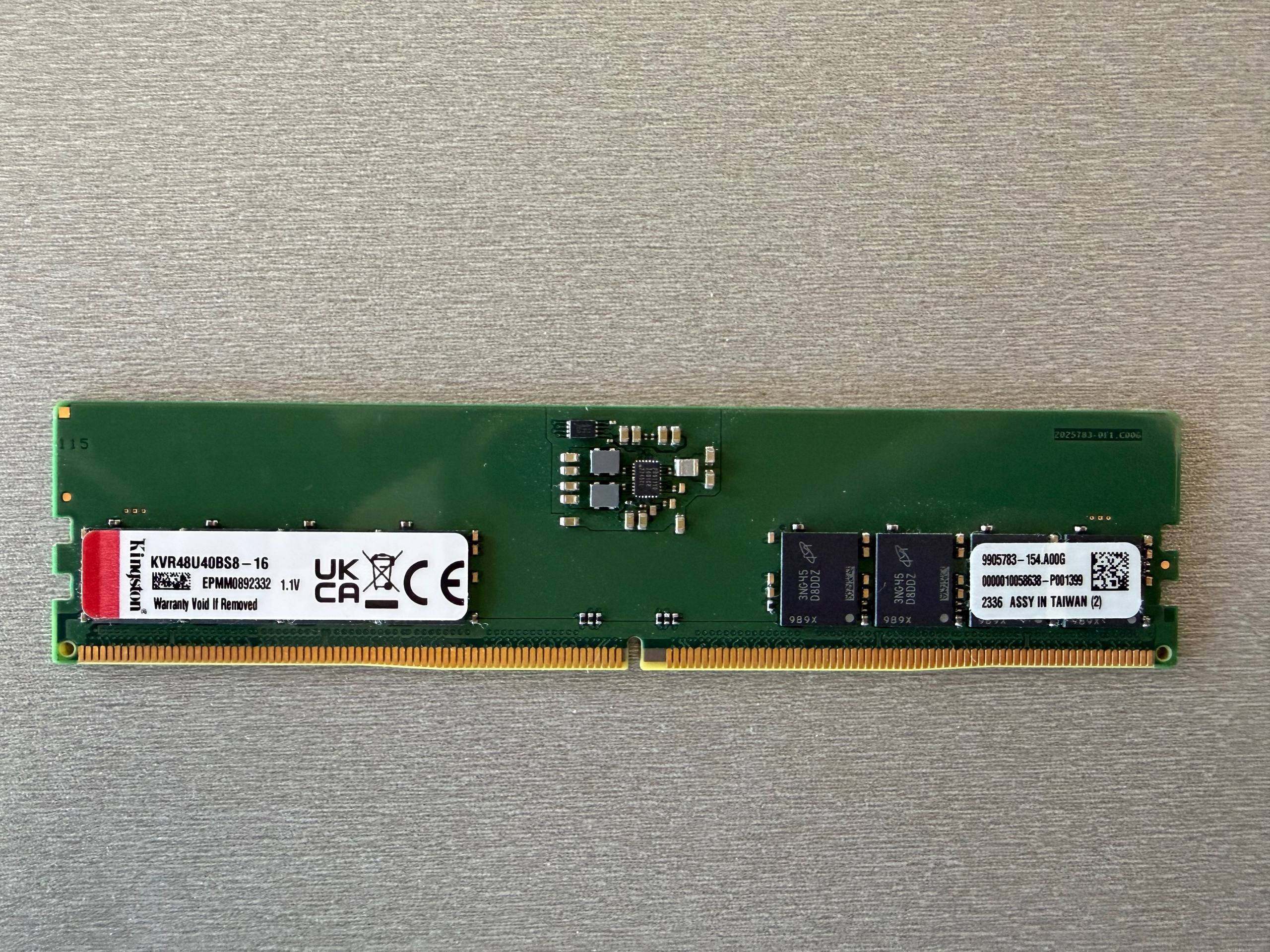 плашка памяти DDR5 16Gb