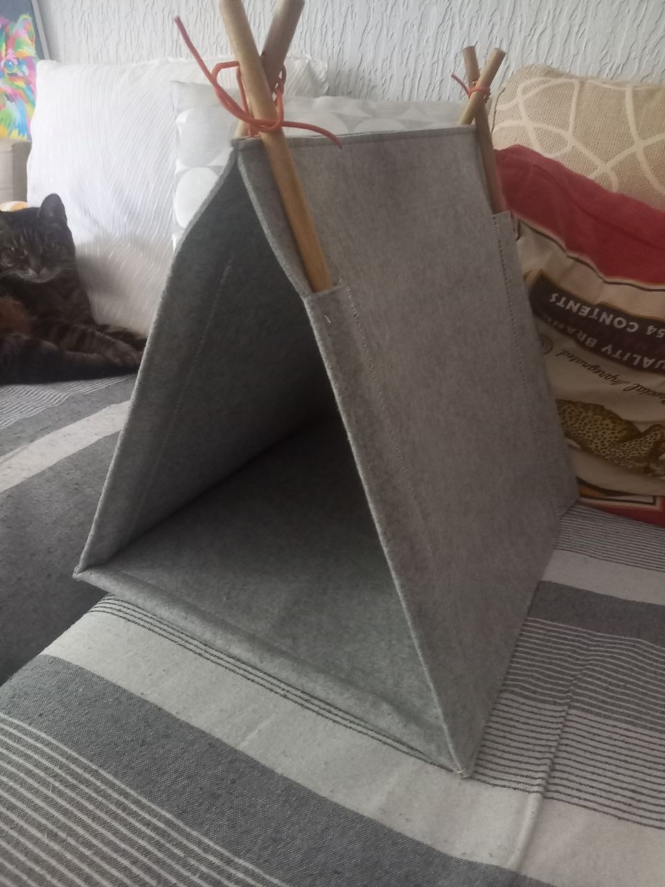 Srebrni/Sivi UFO sa temom photo 2