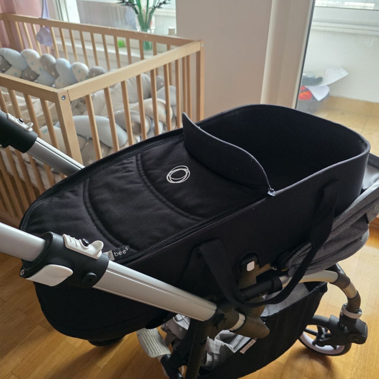 Bugaboo Bee 5 bassinet photo 2