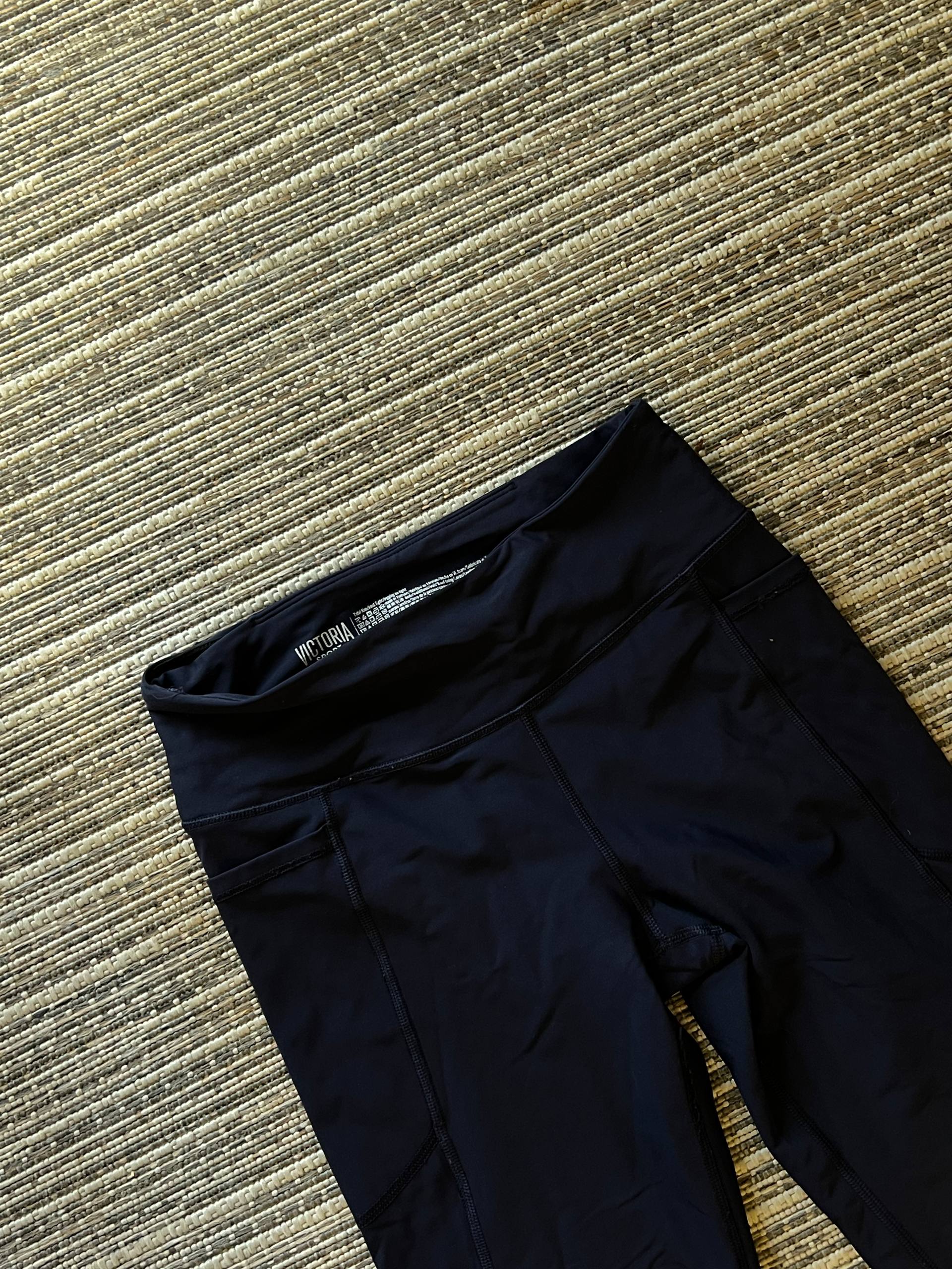 Victoria's Secret leggings photo 2