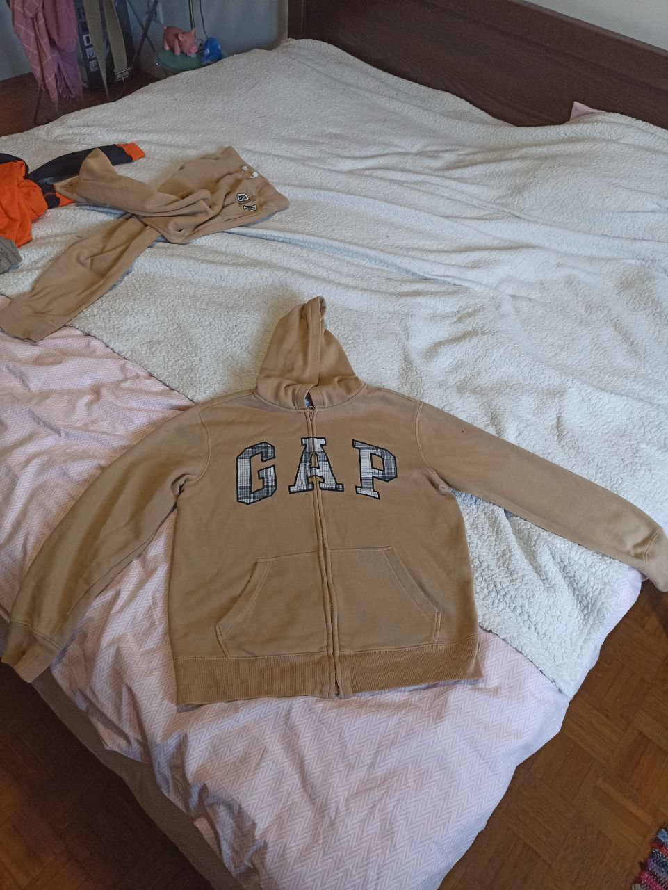 Guess hoodie