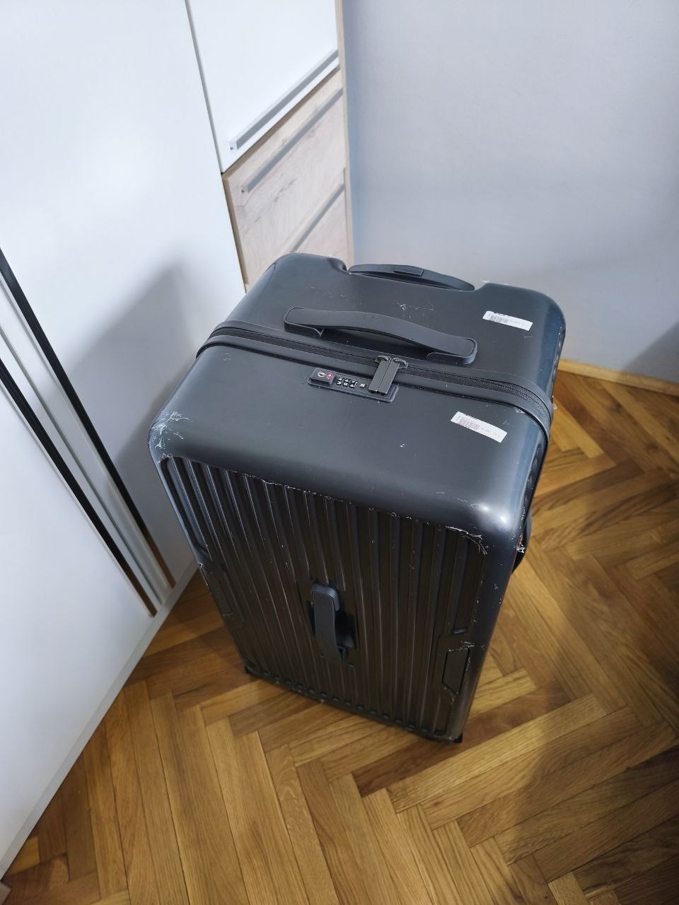Suitcase photo 3