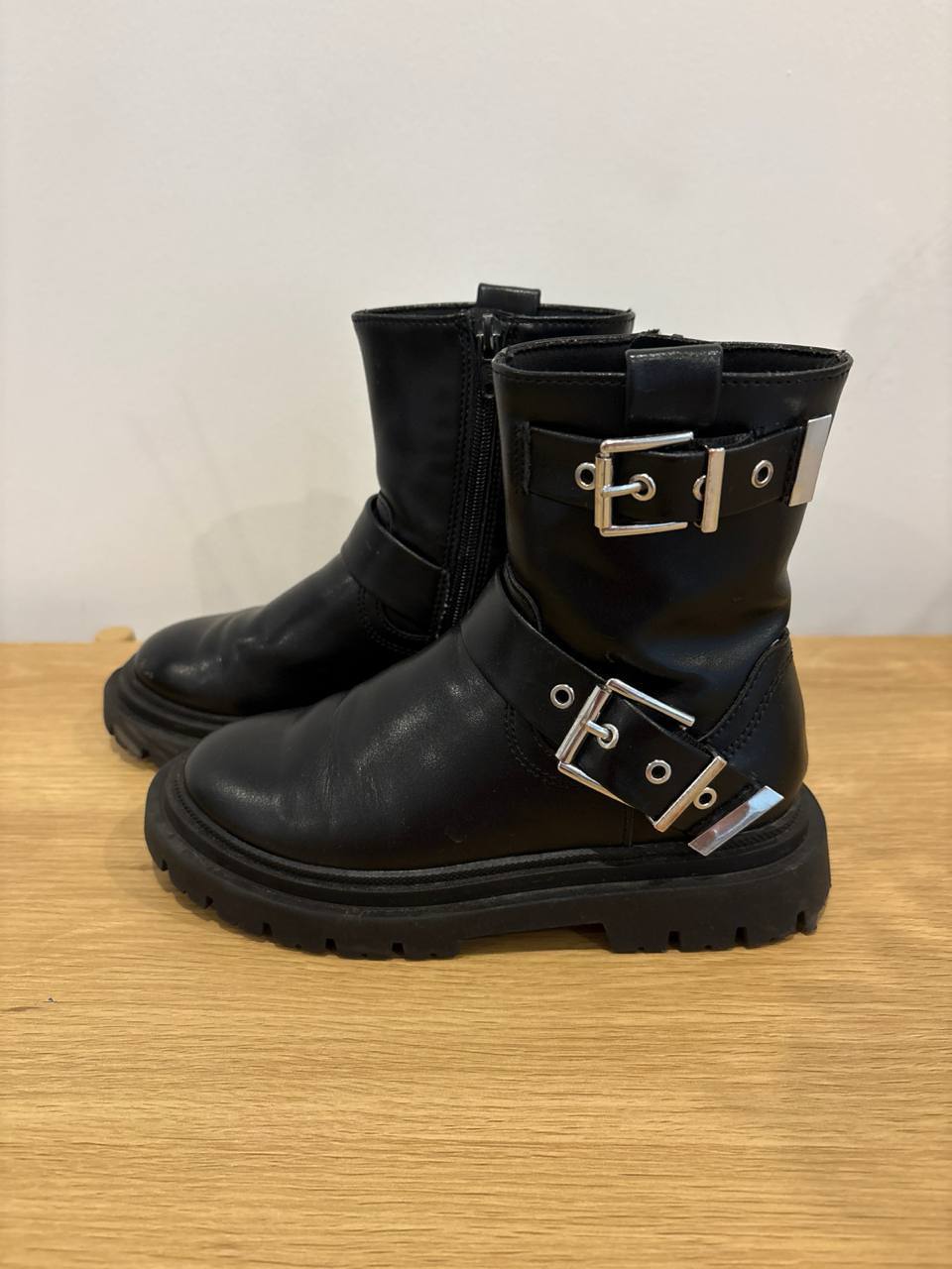 Сапожки Zara