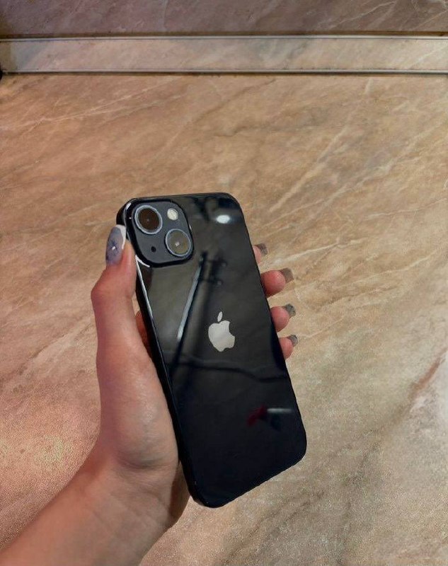 iPhone 13 photo 2