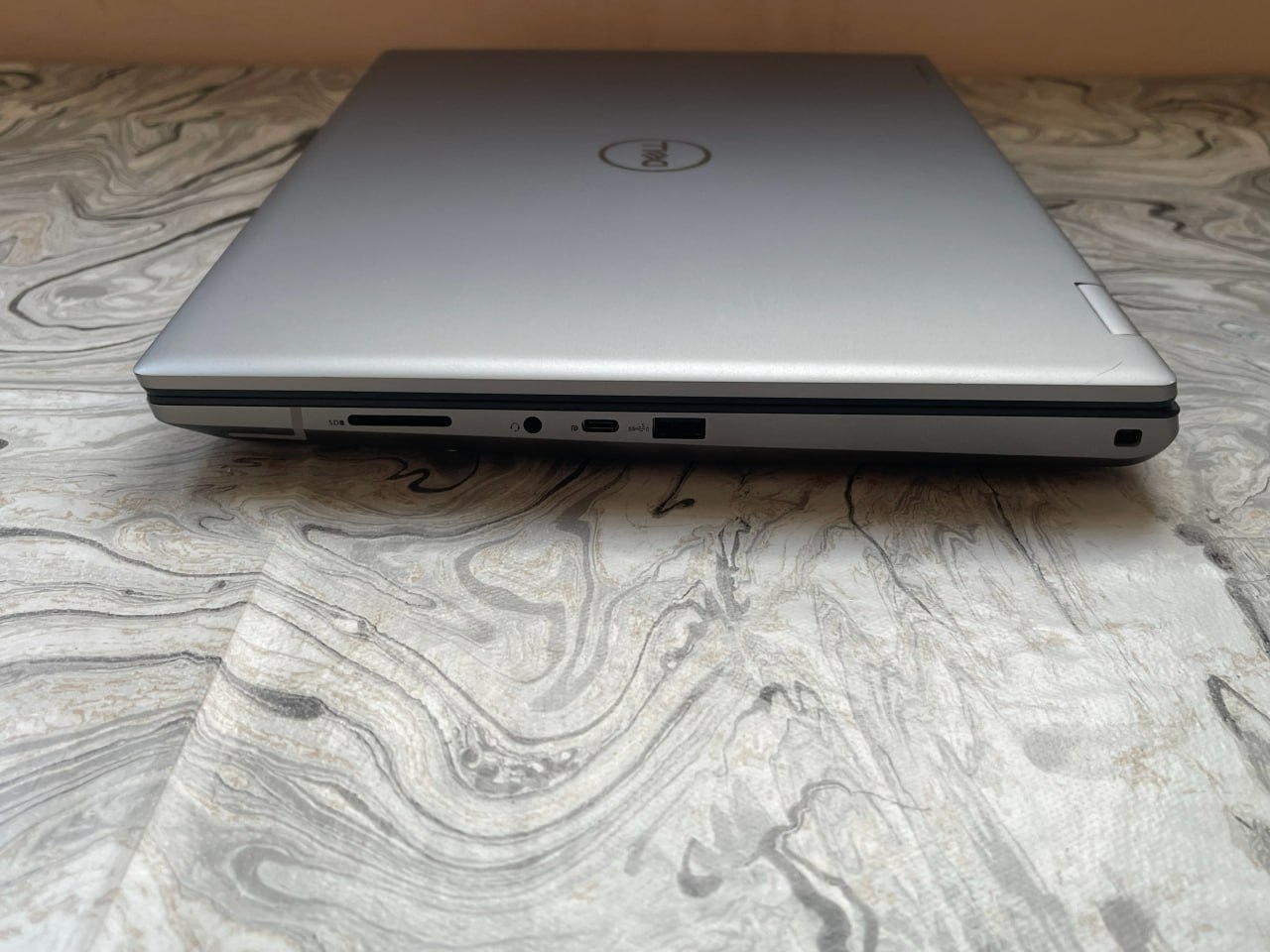 Dell Precision 7670 Workstation photo 8